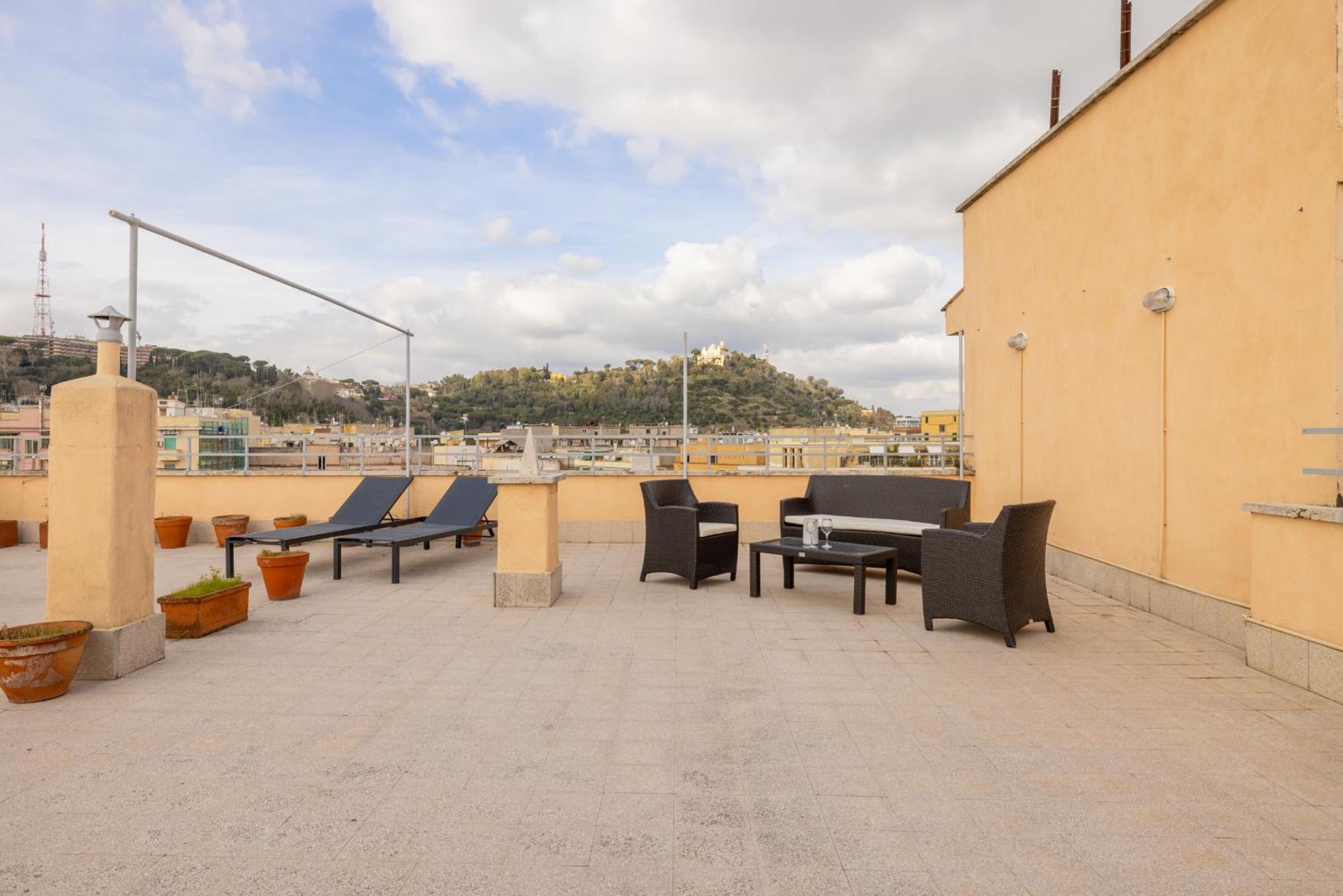Top Floor Apt With Rooftop Terrace Near St. Peter Róma Kültér fotó