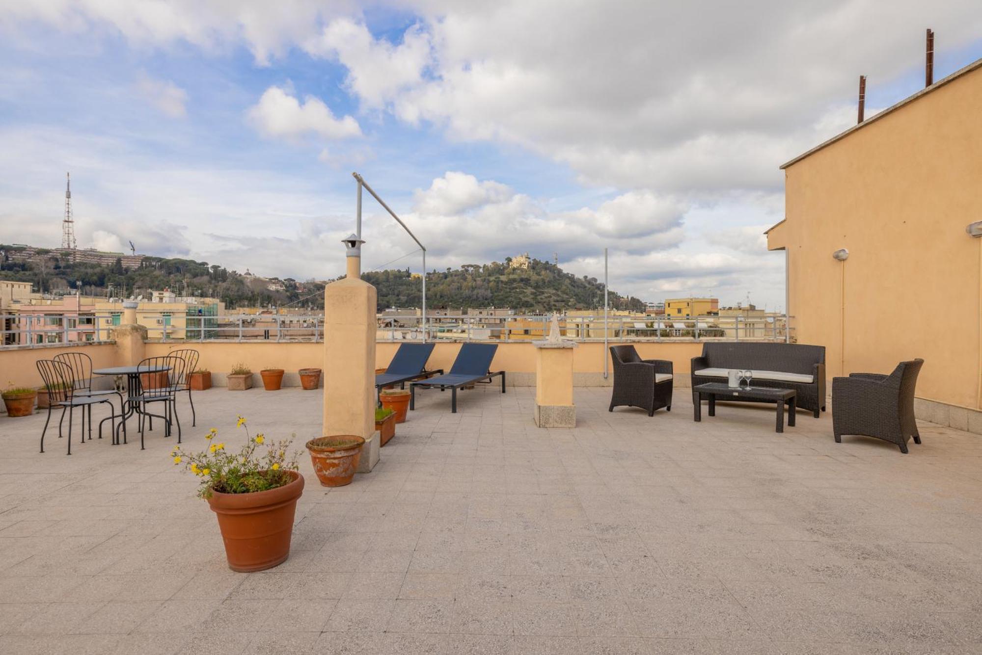 Top Floor Apt With Rooftop Terrace Near St. Peter Róma Kültér fotó